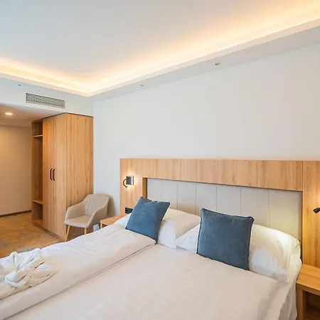 Diana Hotel 3*