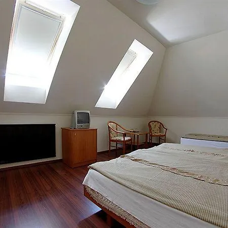 Ξενοδοχείο Diana 3*