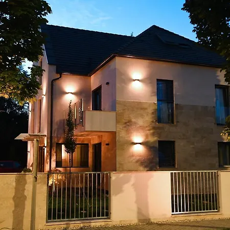 Hotel Diana
