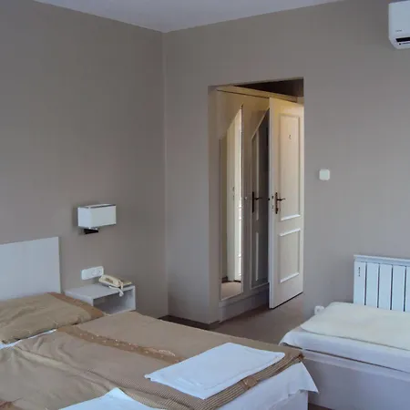 Diana Hotel 3*
