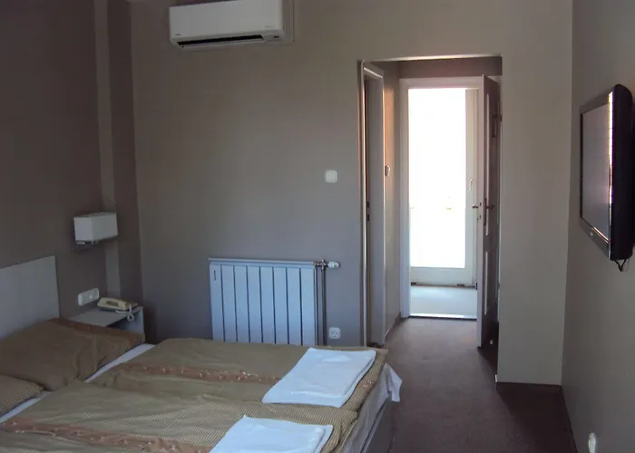 Diana 3* שיופוק